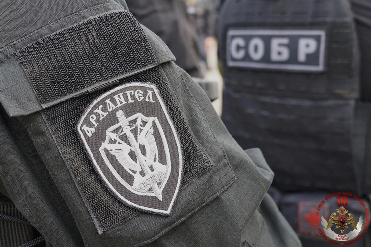 При участии СОБР «Архангел» и ОМОН «Скорпион» Росгвардии в Архангельской области пресечен сбыт двух крупных партий наркотиков