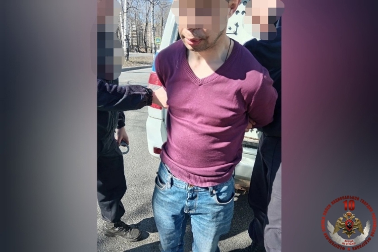 Архангельские росгвардейцы задержали по горячим следам подозреваемого в краже кошелька у местной пенсионерки