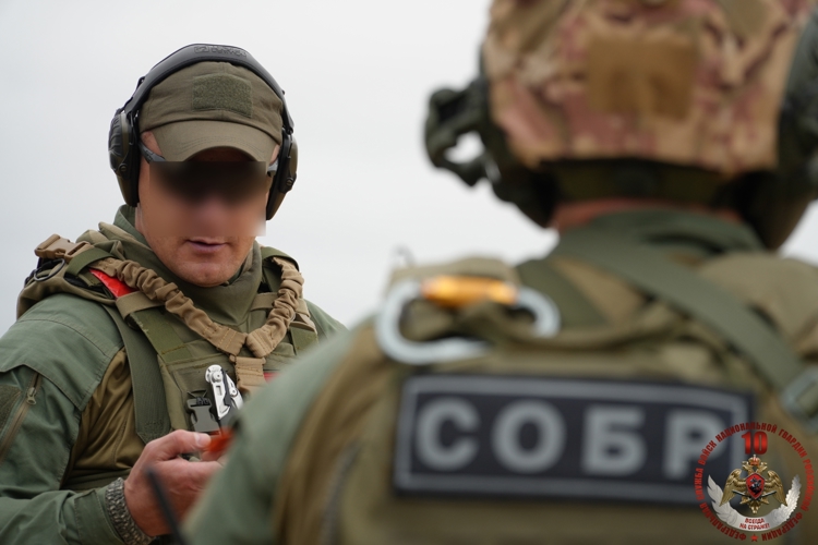 При участии архангельского СОБР Росгвардии задержаны двое подозреваемых в разбойном нападении на молодую девушку