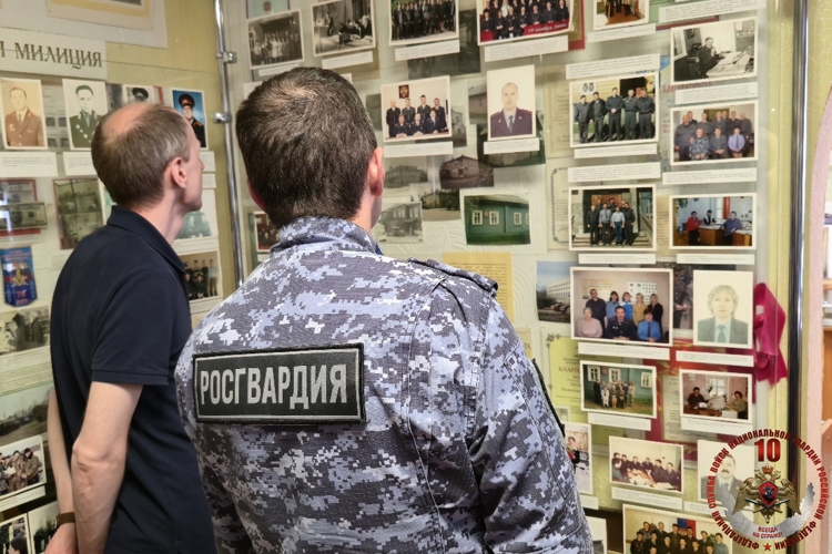 Вельские росгвардейцы приняли участие в просветительском мероприятии ко Дню России