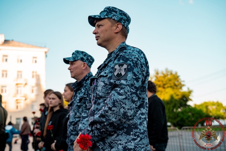 Представители Росгвардии присоединились к мероприятиям Дня памяти и скорби в Архангельске