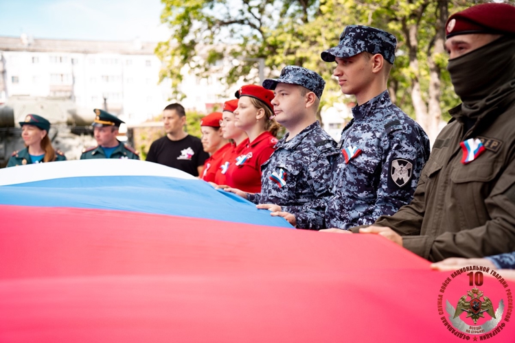 В Архангельске представители Росгвардии приняли участие в мероприятиях, посвящённых Дню России