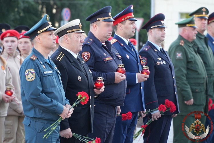 Представители Росгвардии присоединились к мероприятиям Дня памяти и скорби в Архангельске