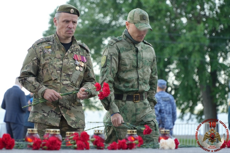 Представители Росгвардии присоединились к мероприятиям Дня памяти и скорби в Архангельске
