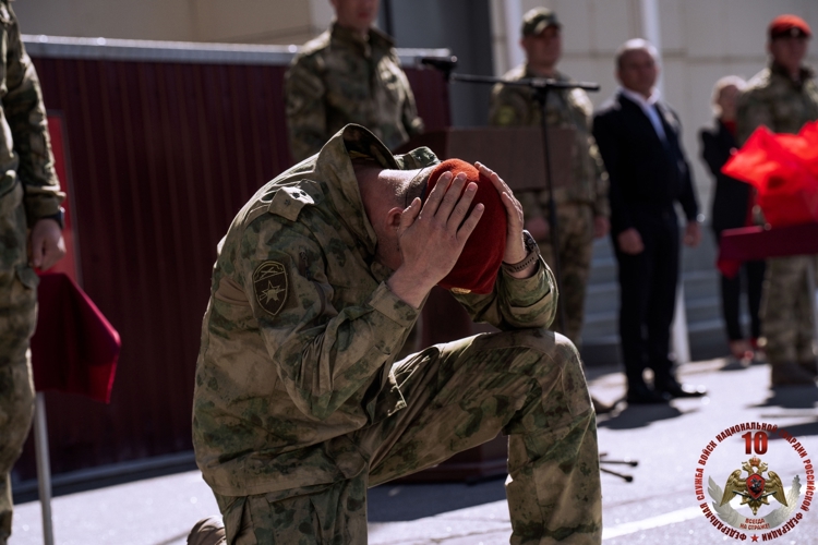 Спецназовцы Росгвардии из Архангельска и Мурманска сдали экзамен на право ношения крапового берета