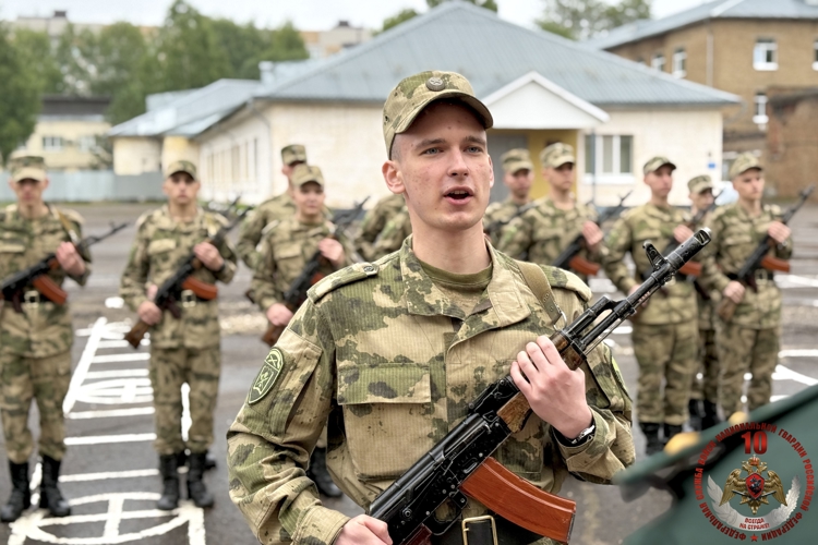 Военнослужащие по призыву из Архангельской области приняли военную присягу в столице Республики Коми