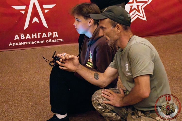 Росгвардейцы — участники СВО готовят студентов Архангельского педколледжа к окружному этапу игры «Зарница 2.0»
