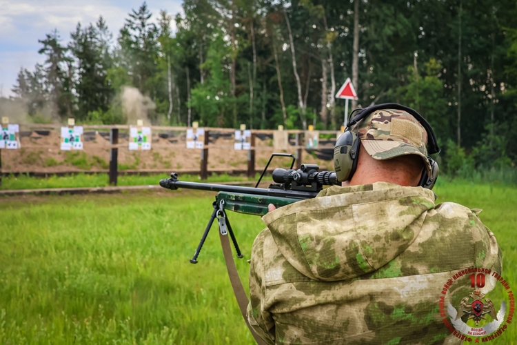 Архангельские росгвардейцы соревновались в снайперской стрельбе под Петербургом