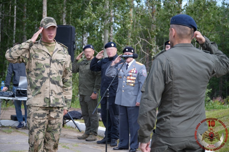 В Архангельске прошли испытания на право ношения знака отличия СОБР Росгвардии I степени