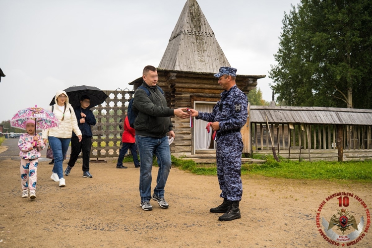 Патриотическую акцию провели сотрудники вневедомственной охраны Росгвардии по городу Архангельску