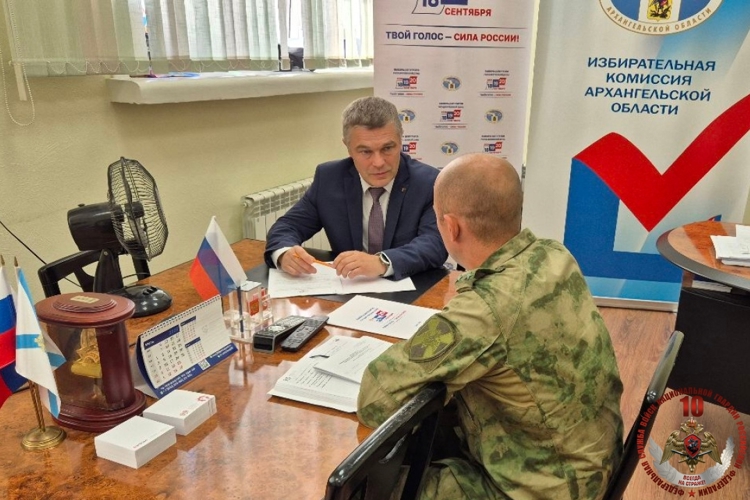 В Архангельске представитель Росгвардии обсудил с председателем областного избиркома организацию голосования военнослужащих