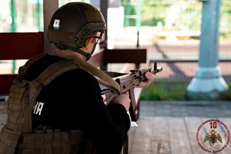 В Архангельске прошла масштабная военно-спортивная игра «В зоне особого внимания», посвящённая 10-летию Росгвардии